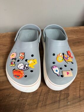 CROCBAND™ PLATFORM CLOG Gray Blue Size W 11/ M 9